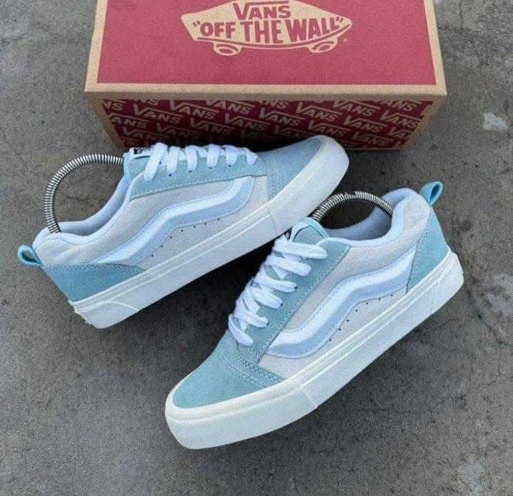 Tittre :Vans Revival