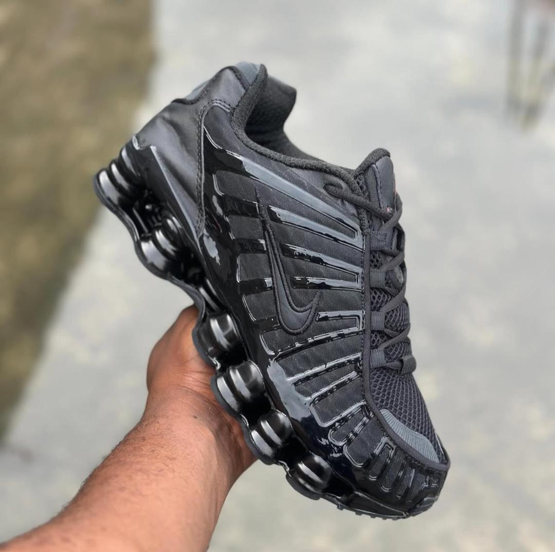 Nike Shox R4 (Noir & Argent)