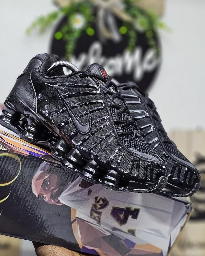 Nike Shox R4 (Noir & Argent)