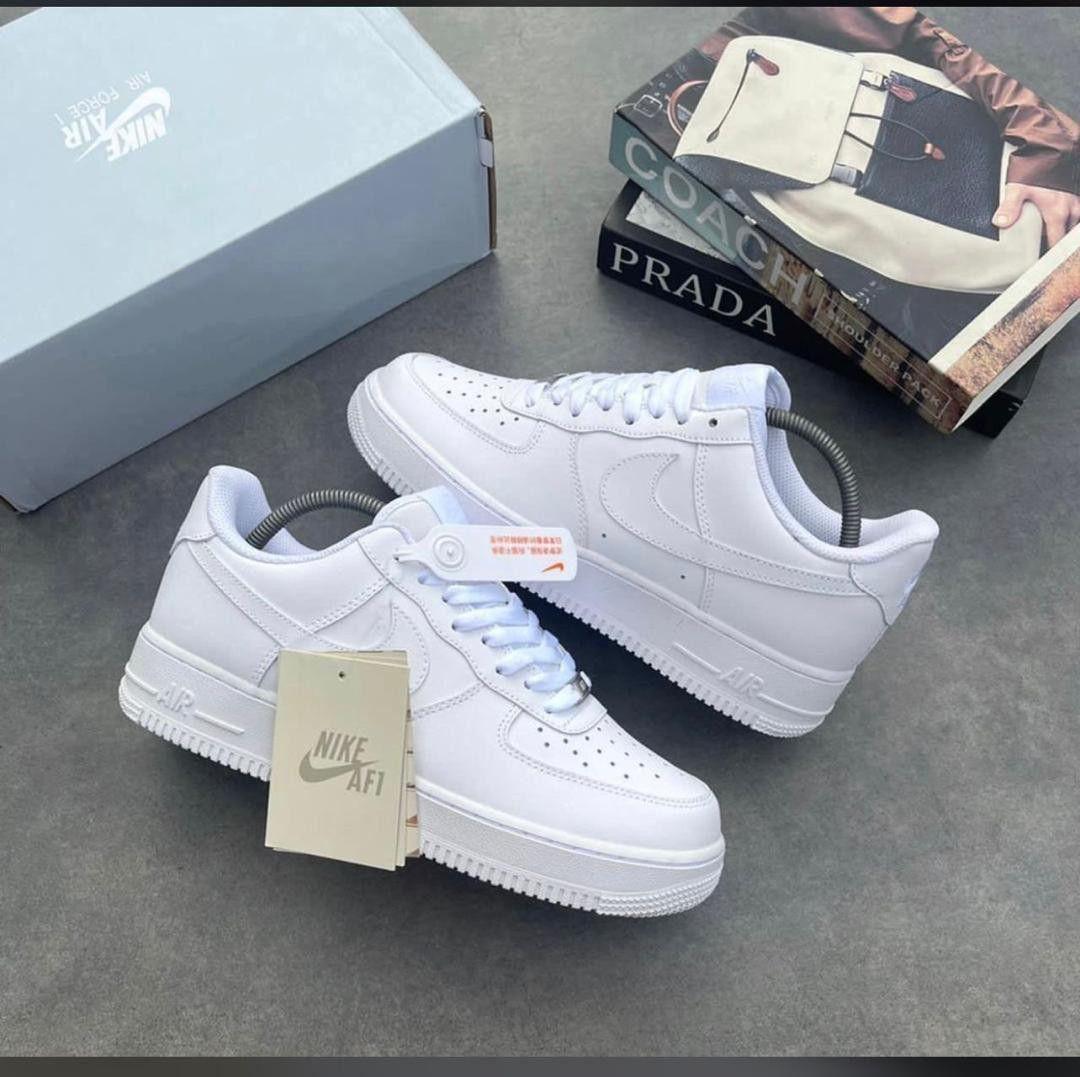 Nike Air Force 1 Low,