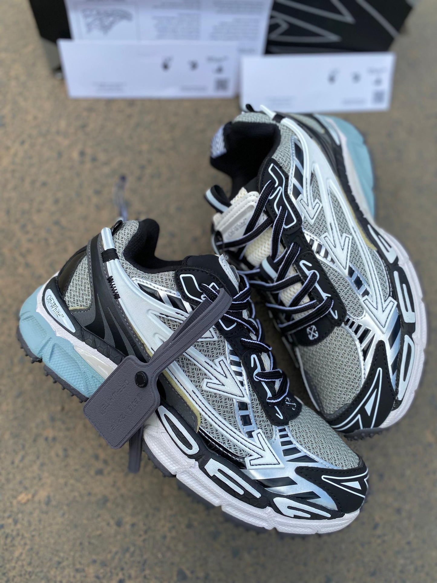Kicks & Co. – Sneakers Exclusives