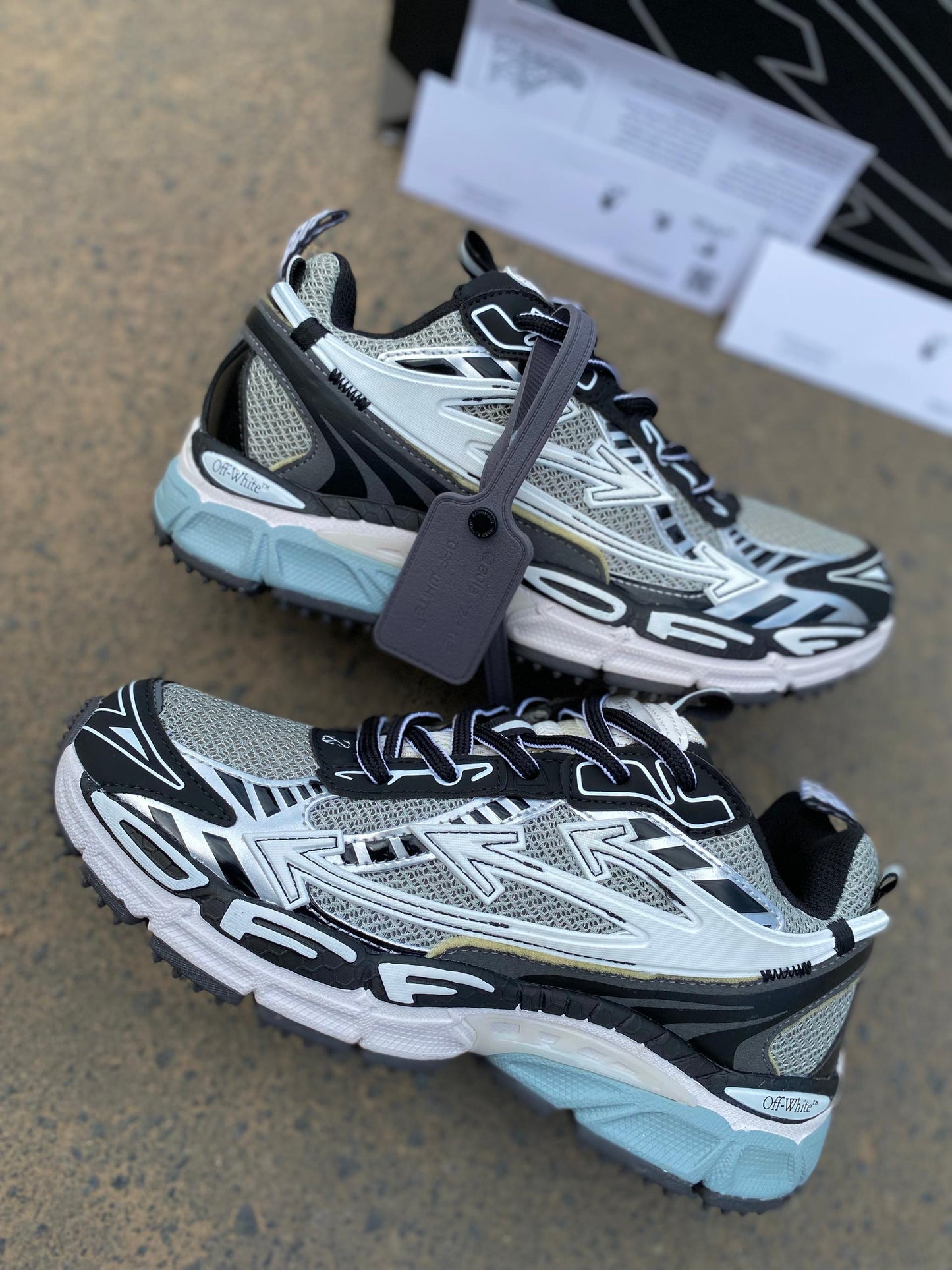 Kicks & Co. – Sneakers Exclusives