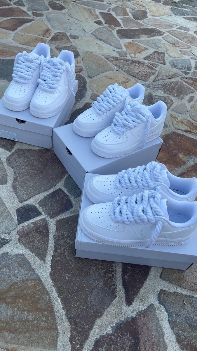 "Rope Kicks – Sneakers Uniques & Audacieuses"