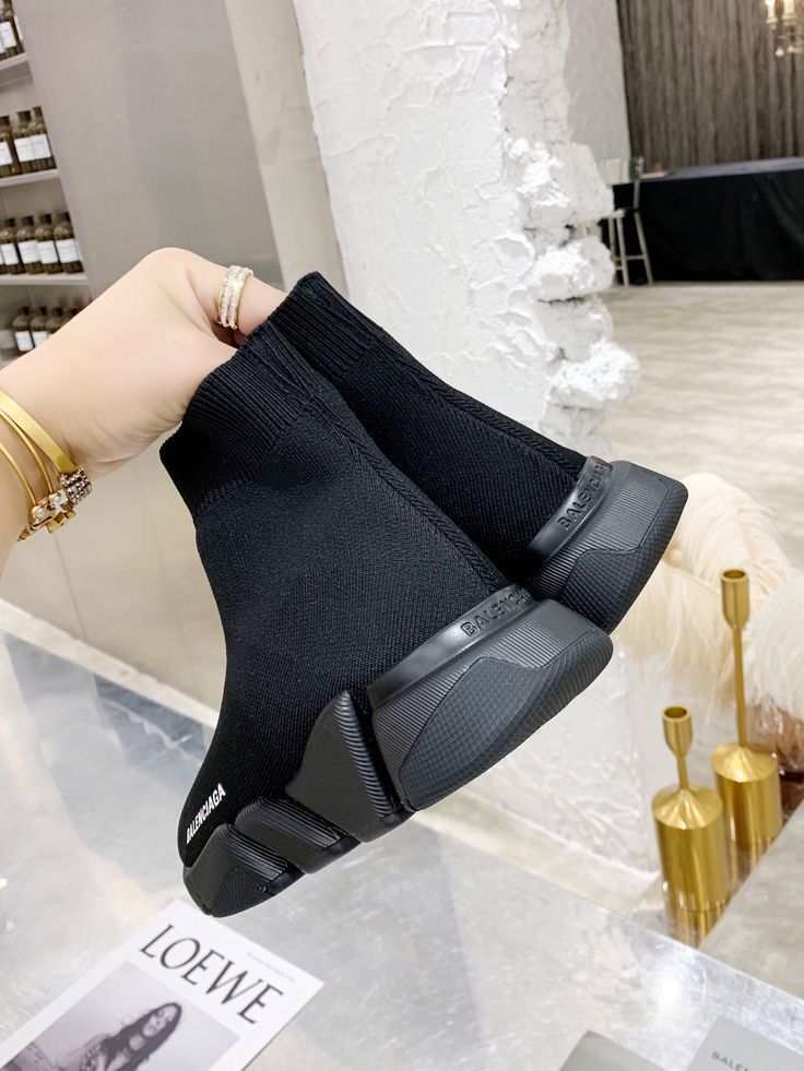 Baskets montantes Balenciaga Speed : le style iconique