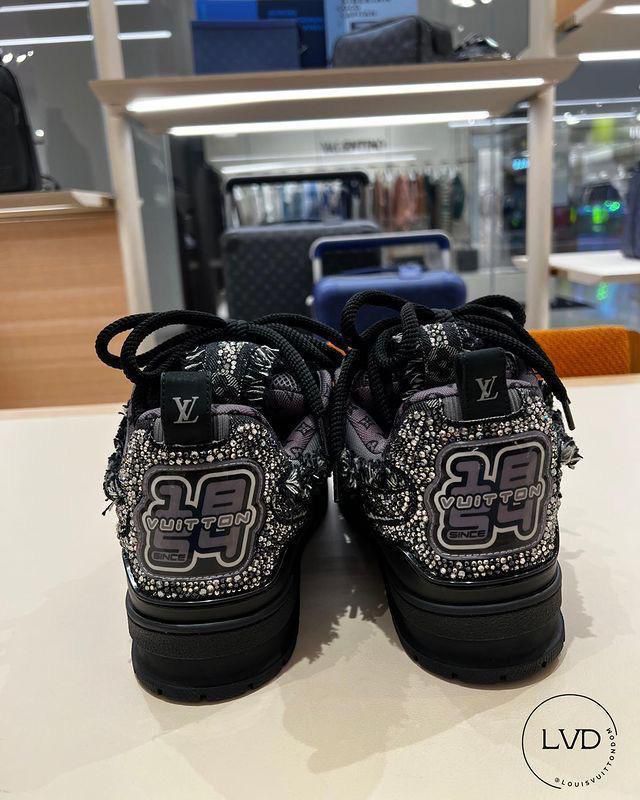 Louis Vuitton Runner Tatic Monogram Strass