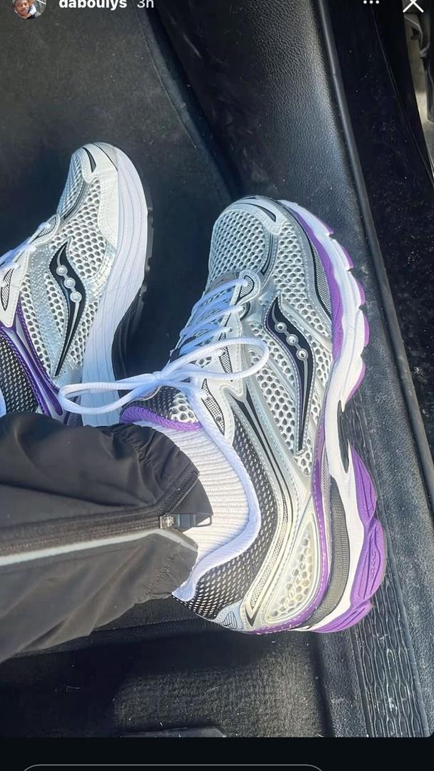 Neo-Retro Kicks (Ou une alternative plus descriptive : Pulse Athletics & Lifestyle)