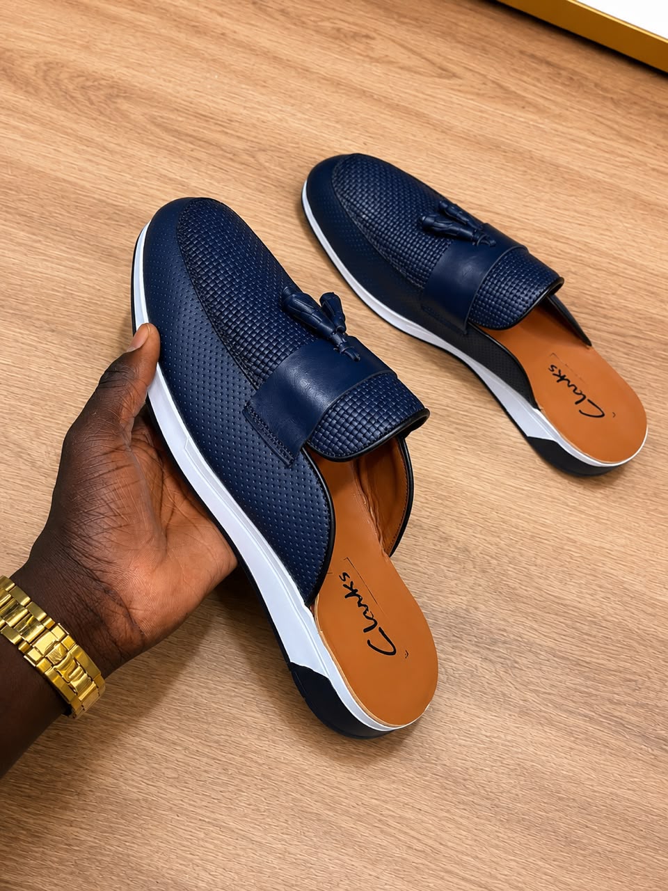 Original chaussure en cuire