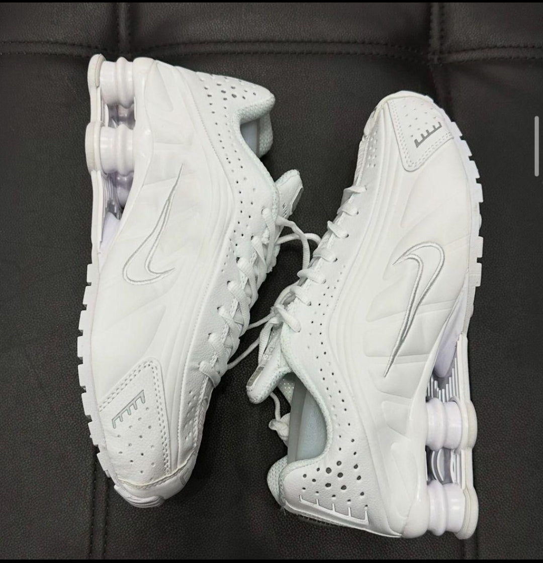 Nike Shox R4