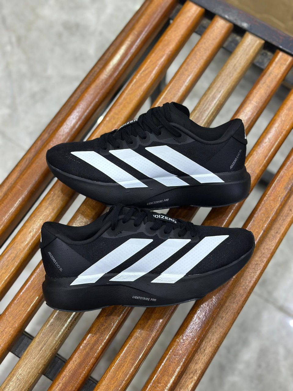 Adizero Pro - L'Excellence en Course à Pied