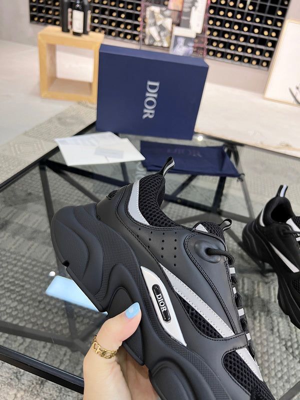 DIOR B22 : Un style moderne et audacieux