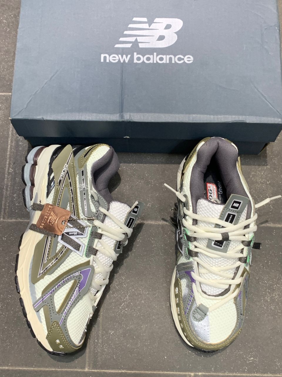 Boutique de sneakers : New Balance 1906R