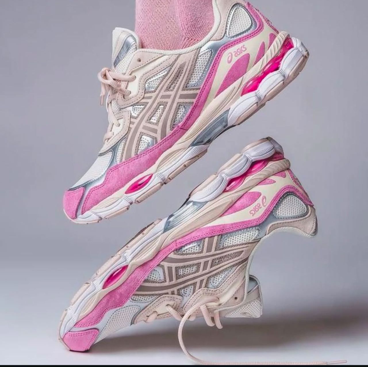 Asics Gel-1090™ : l'équilibre parfait entre performance et style rétro