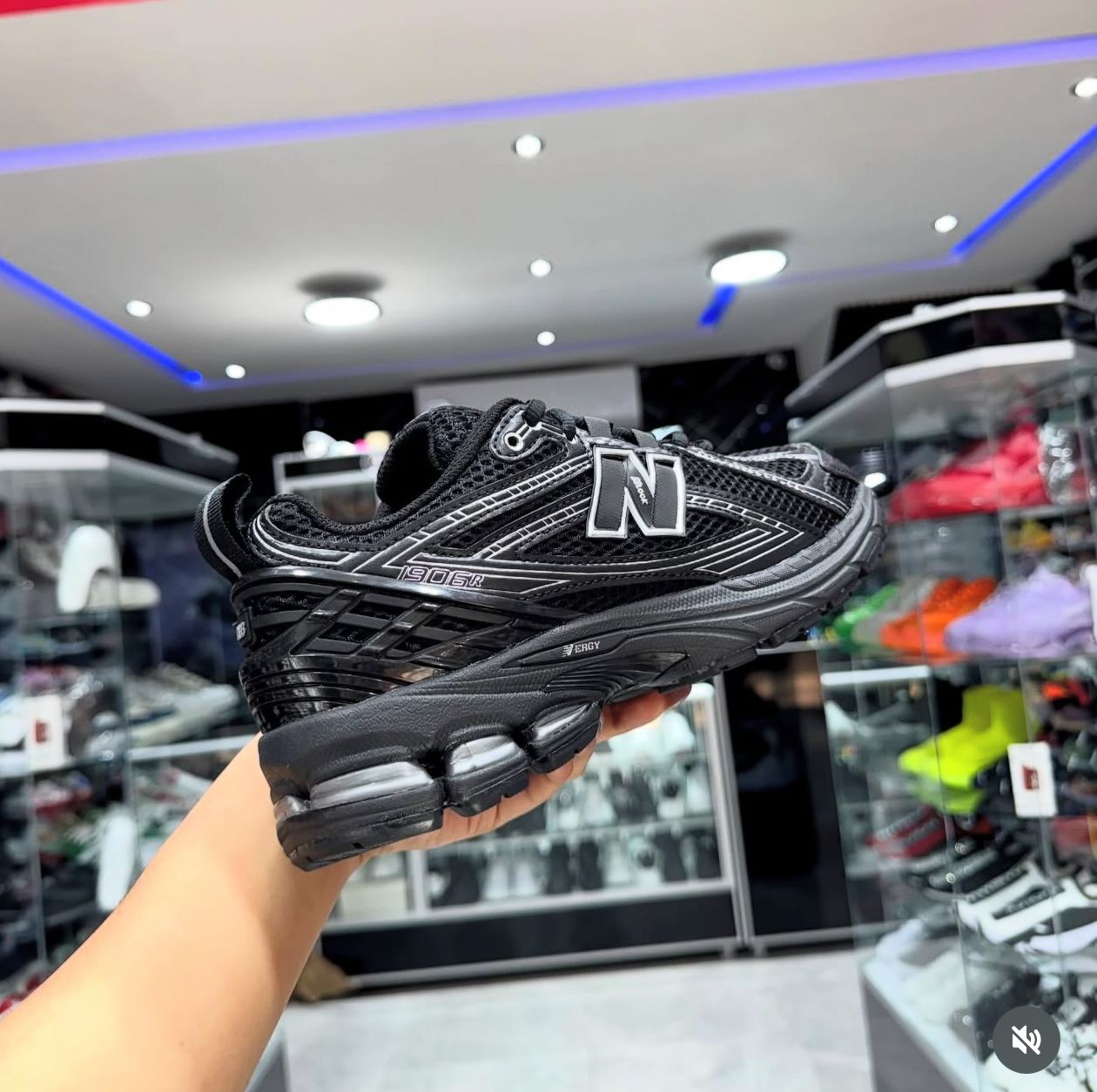 New Balance 1906R "Protection Pack" Noir/Rose