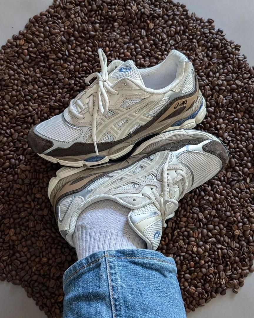 Asics Gel-1090™ : l'équilibre parfait entre performance et style rétro