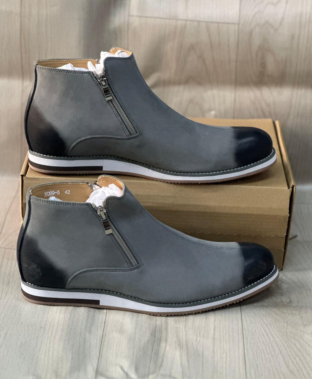 Bota Cuir : L'Élégance Décontractée au Quotidien