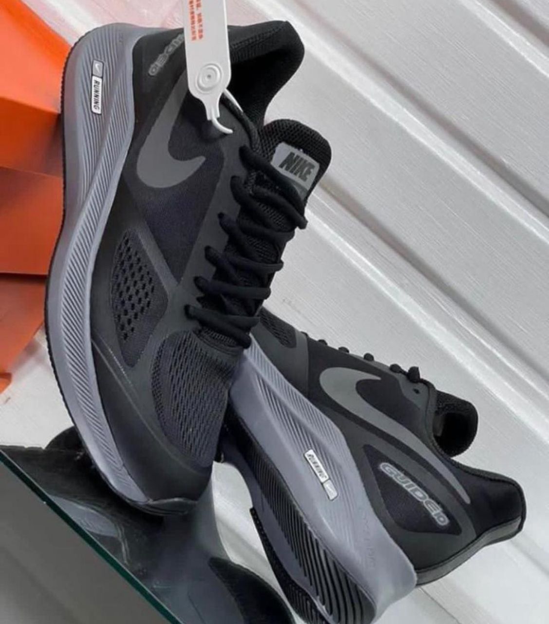 Titre : Chaussures de running Nike Guided - Confort et Performance