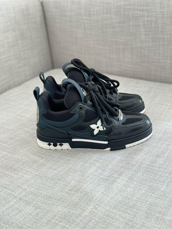 Louis Vuitton Trainers Black and White