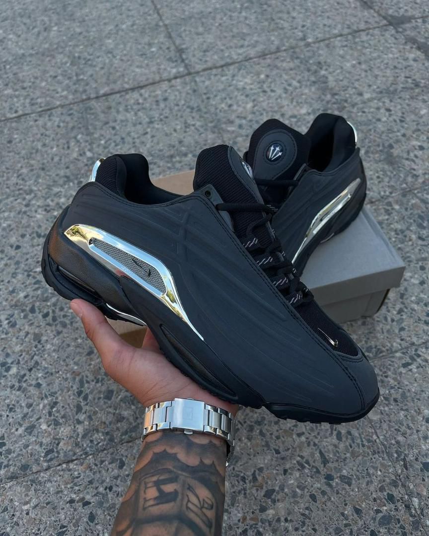 Style Rétro Futuriste - Nike Air Max TL 2.5 (Black & White Chrome)
