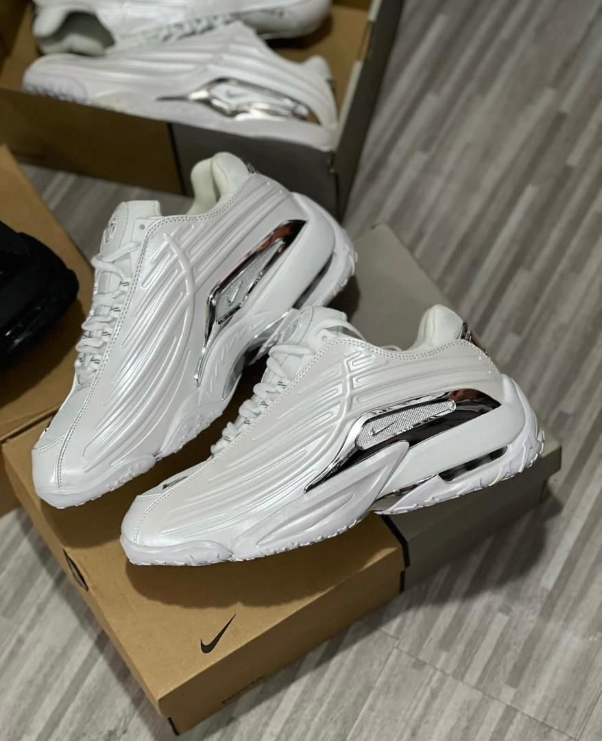 Style Rétro Futuriste - Nike Air Max TL 2.5 (Black & White Chrome)