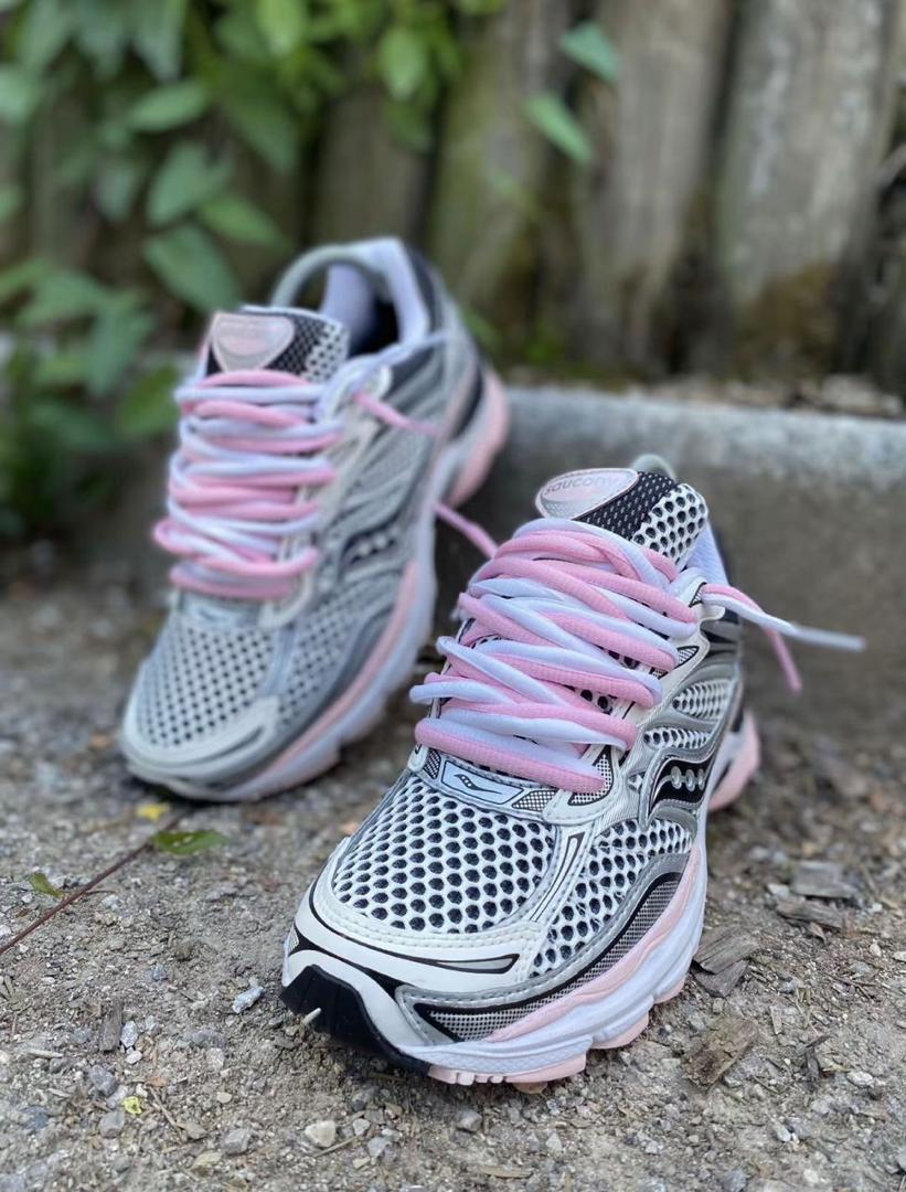 L’Atelier du Mesh (Ou plus court : Vibe Sneaker Lab)
