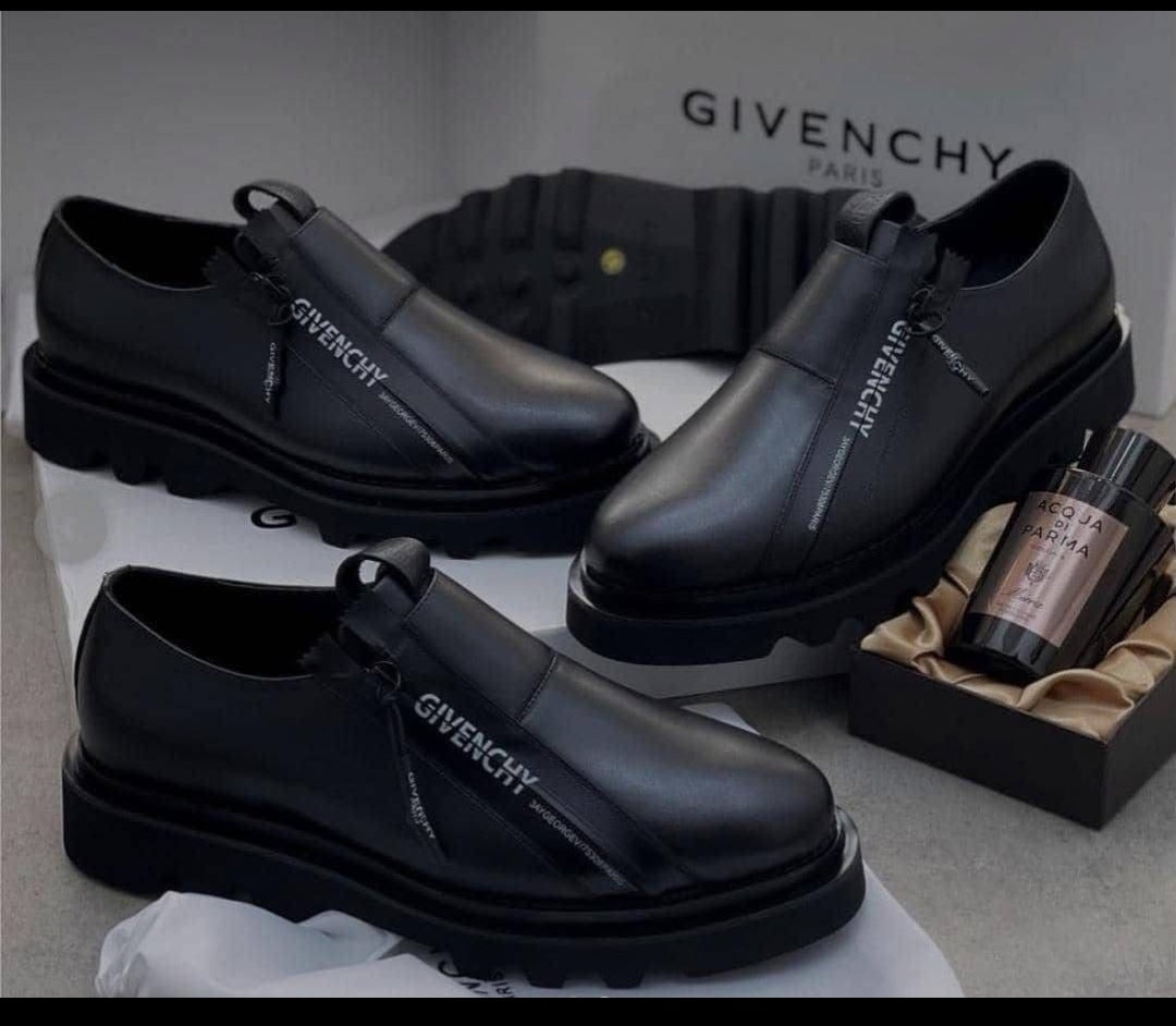 Original  Givenchy🛍️
✅