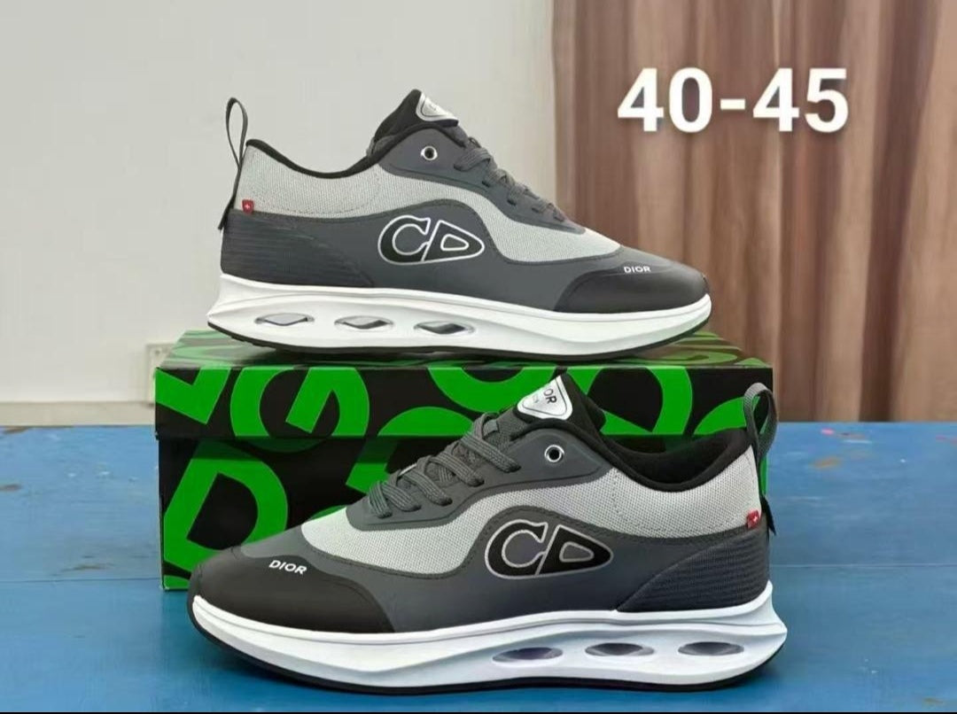 Dior B30 Collection : L'Élégance Sportive à vos Pieds 👟✨
