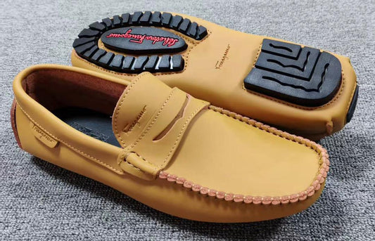 Titre : Élégance et Confort au Quotidien : Mocassins Classiques pour Hommes