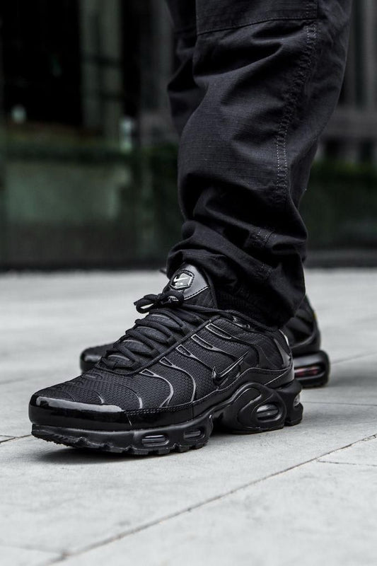 Nike Air Max Plus Triple Black – Style et Confort