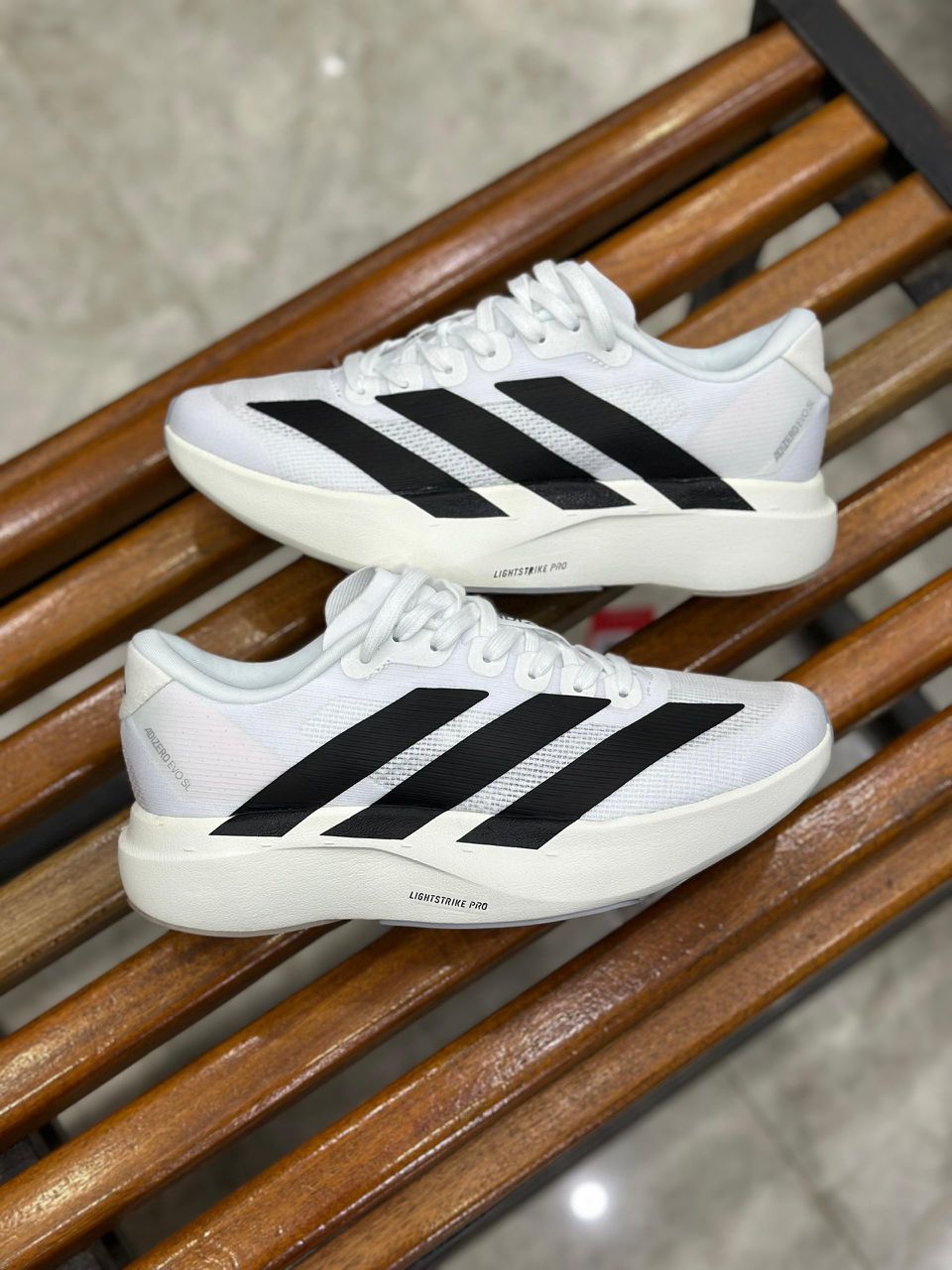Adizero Pro - L'Excellence en Course à Pied